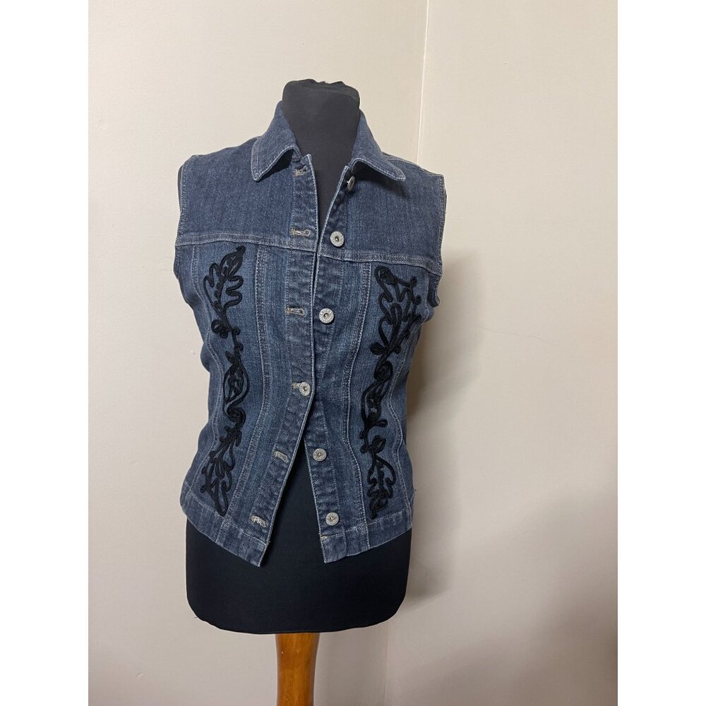 Chicos Platinum Blue Jean Denim Vest with Black Embroidery Size 0 (S)